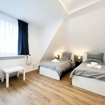 Next To Fair 4 Apartment *
