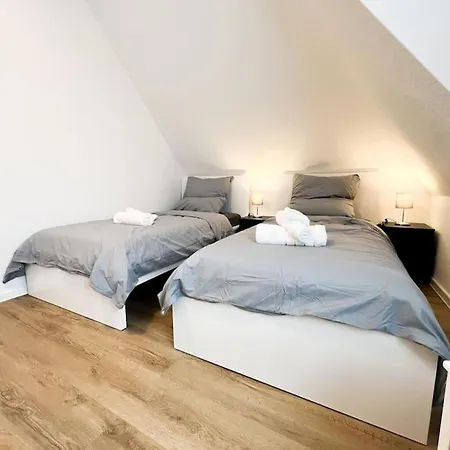 Apartment Next To Fair 4